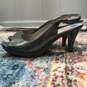 Nine West Grey Pumps (Toe Out)!!